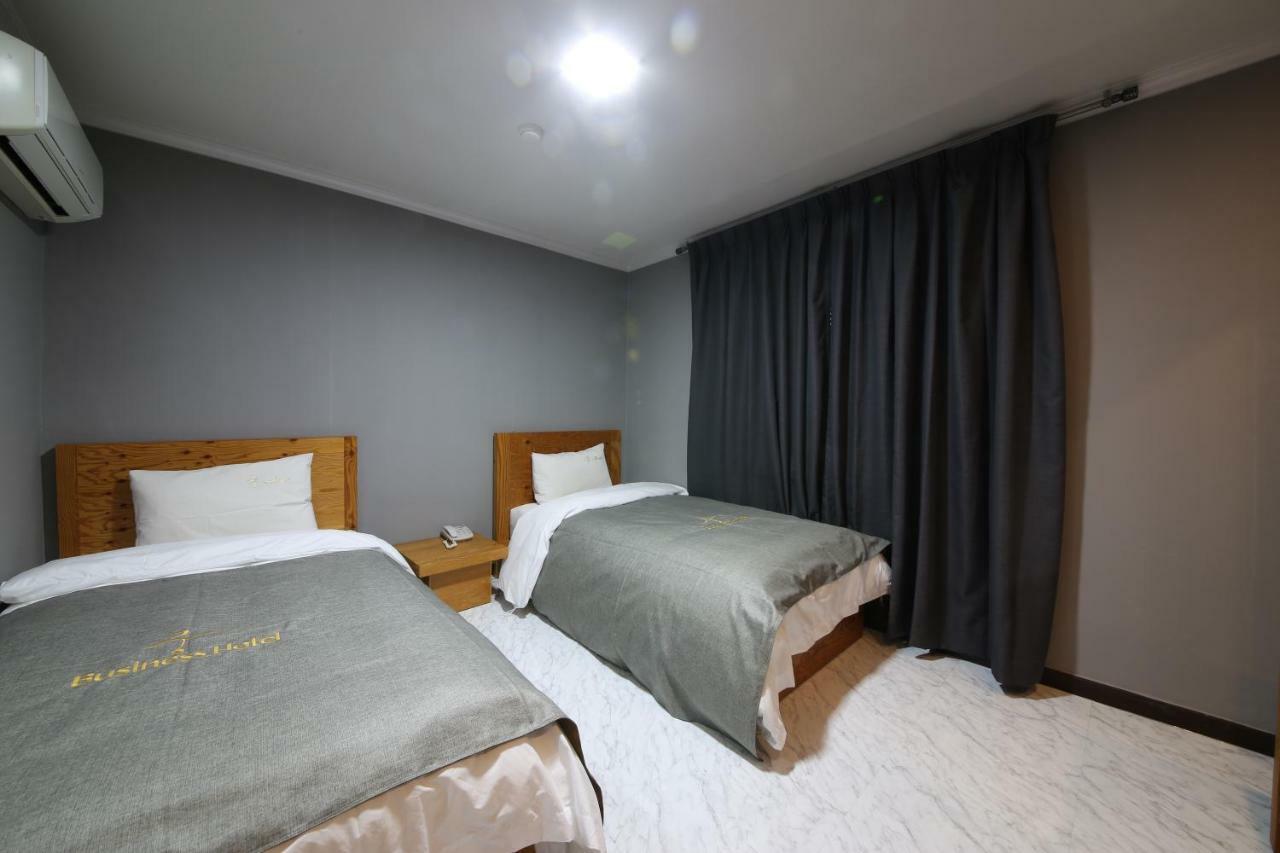 Gung Hotel Jeonju Exterior foto